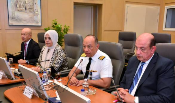 وزير الطيران يبحث سُبل التعاون المصري البريطاني في مجال النقل الجوي